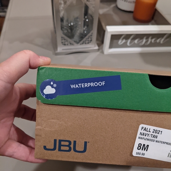 NIB JBU Duck Boot from Macys - Picture 8 of 9